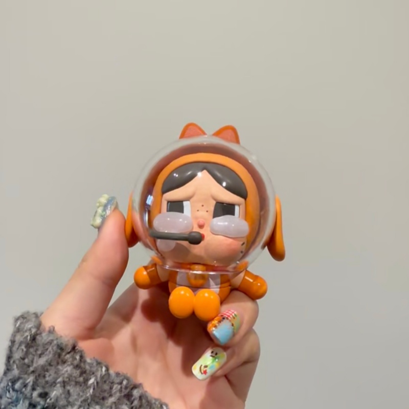 Model Kit Figure - Genuine Popmart Crybaby Space Cat Orange