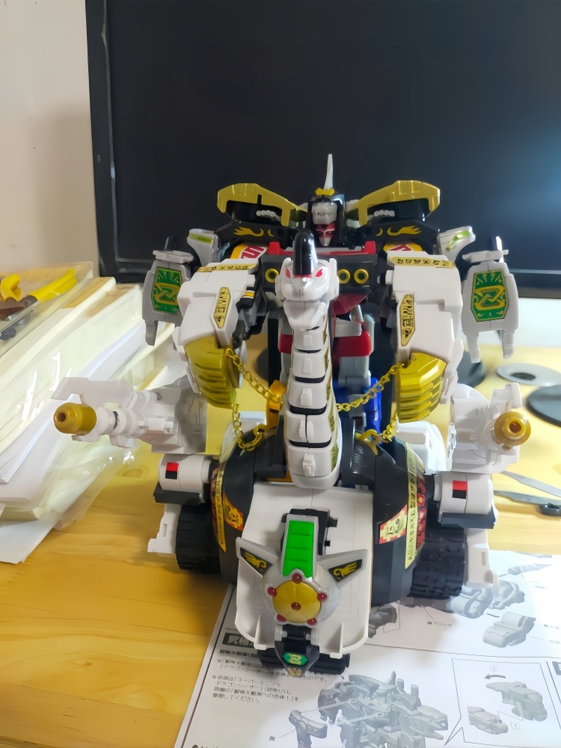 Original Lottery Edition Banda - Model Kit Megazord reseña y precio