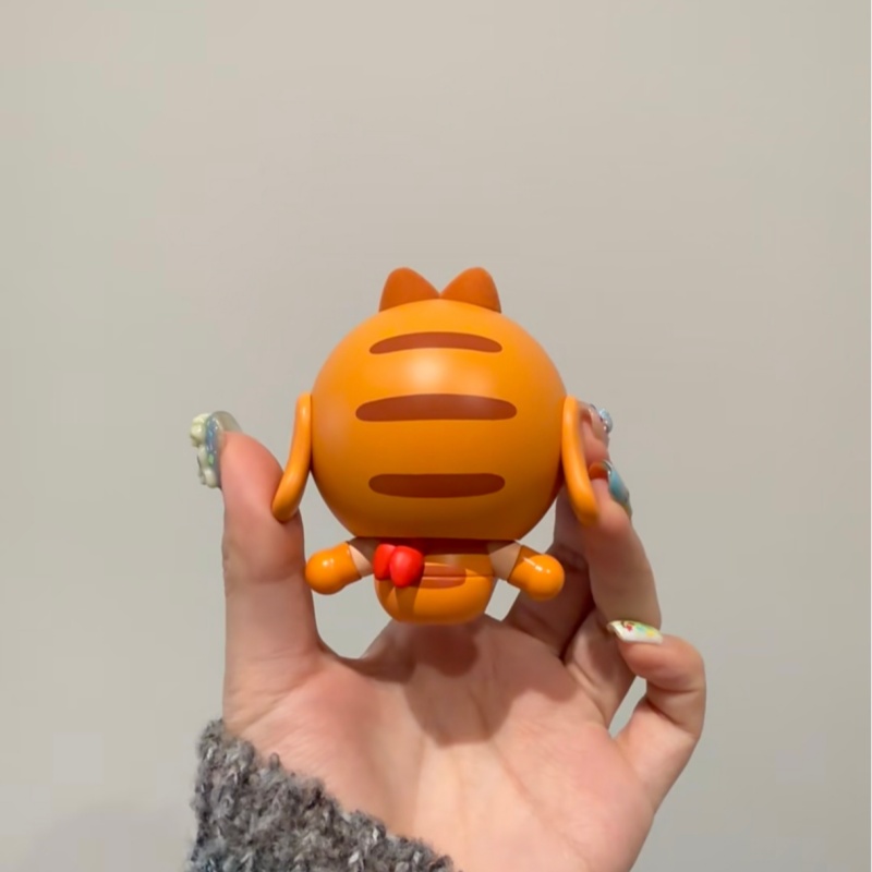 Genuine Popmart Crybaby Space  - Model Kit Figure reseña y precio