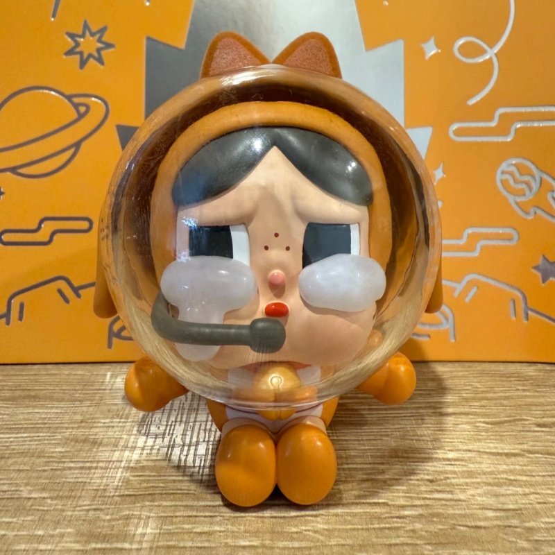 Genuine Popmart Crybaby Space  - Model Kit Figure reseña y precio